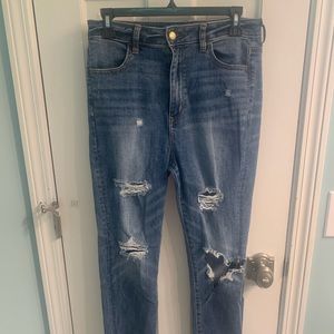 American Eagle High Rise distressed jeans